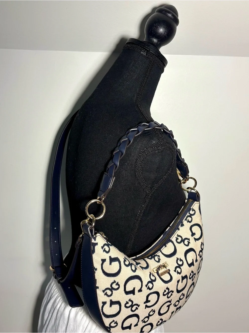Y2K GUESS Tan & Navy Logo Bannana Shoulder Bag